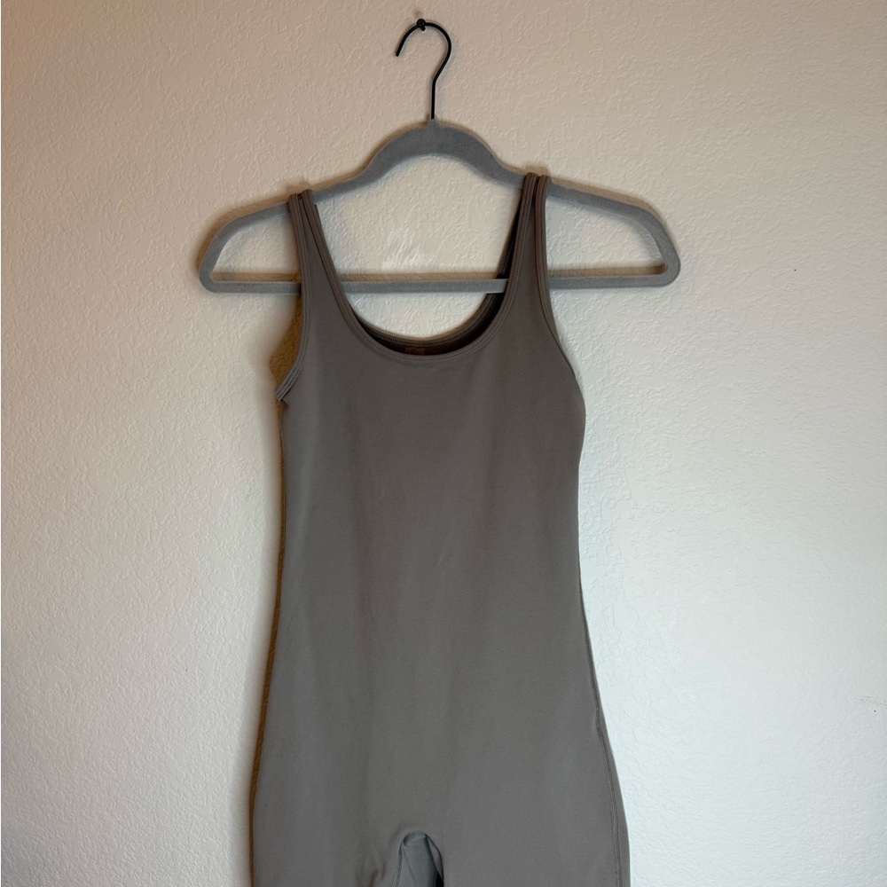 Aritzia TnAction Onsie - Picture 1 of 4